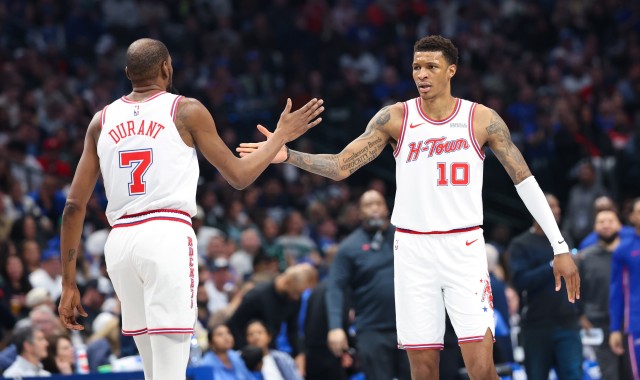 开云登录入口地址-乌度卡谈小贾：对手包夹KD就一定有空位 他进了2个三分都是关键球