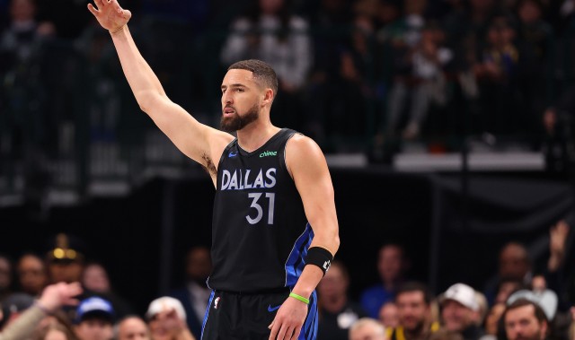 开云电子-克莱替补出战16分钟 7中3&amp;三分3中2拿到8分2板2助1帽 正负值-4