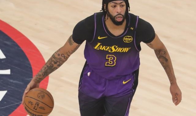 开云登录入口地址-浓眉暴论频出：文班冲DPOY靠舆论 球队拖累MVP竞争