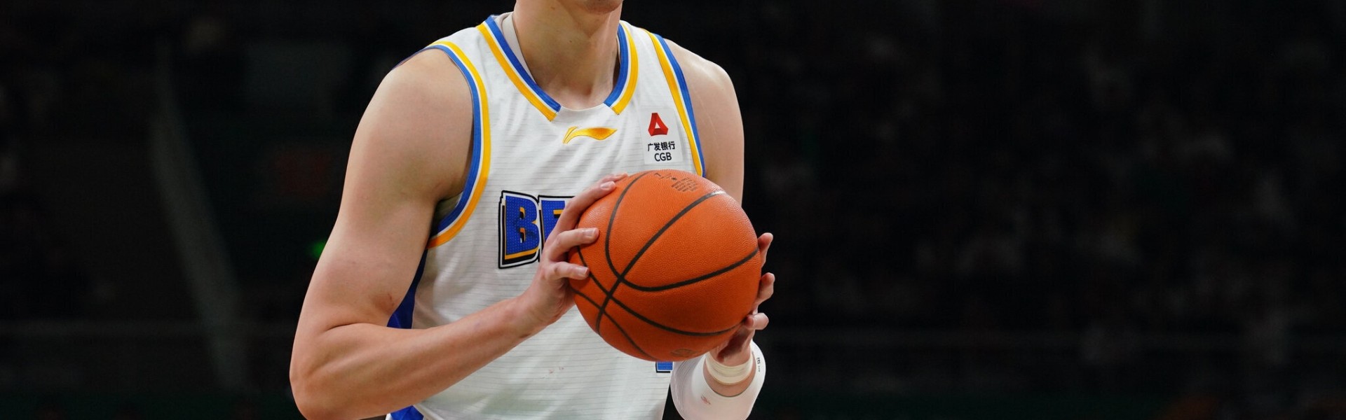 开云体育app-高效两双！周琦6中5拿到14分11板2助1断1帽 最后时刻犯满