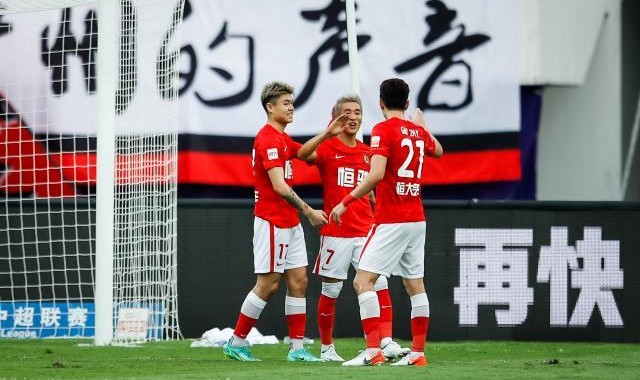 开云电子-杨韦组合助恒大赛季首次逆转 同时还创一纪录