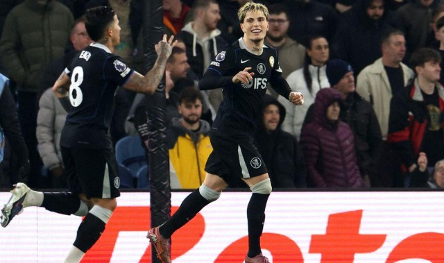 态度大变！加纳乔在切尔西彻底蜕变，主帅直言被他征服