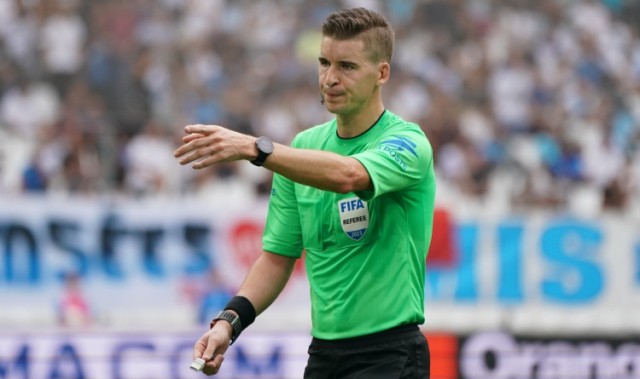 开云登录入口地址-巴萨VS纽卡欧冠1/8决赛裁判：法国裁判组领衔，主裁判弗朗索瓦