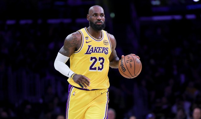 开云电子-詹姆斯刷新最老三双纪录 胜场数追平贾巴尔并列第一